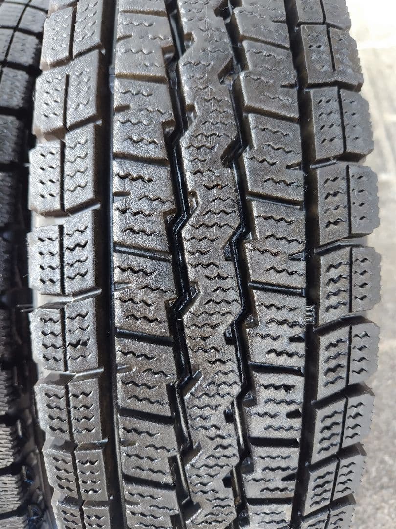 145R12・LT【2/2】軽トラ用スタッドレス・鉄ホイール付、２本分割