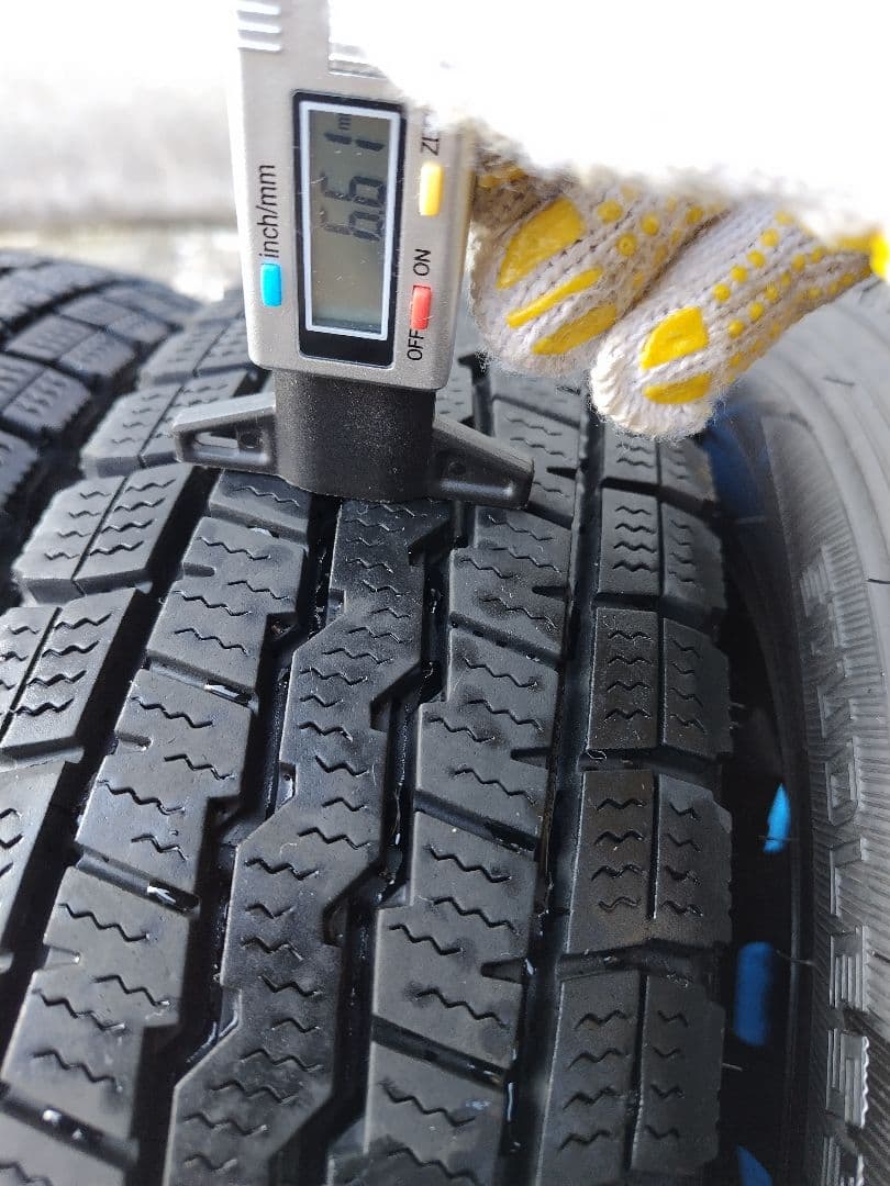 145R12・LT【2/2】軽トラ用スタッドレス・鉄ホイール付、２本分割