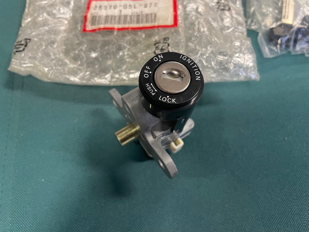 超希少部品　純正キーセット　ライブディオ　中期　後期