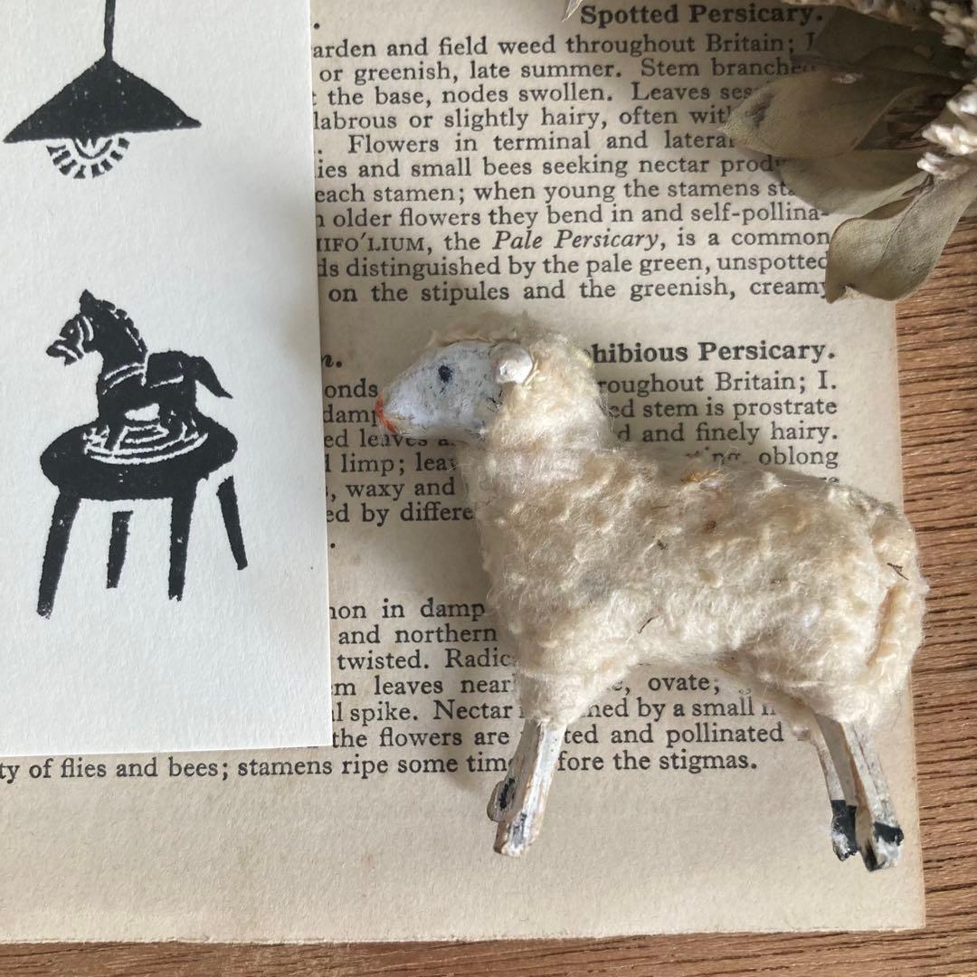 【希少】ドイツアンティーク　儚げな羊さん　A