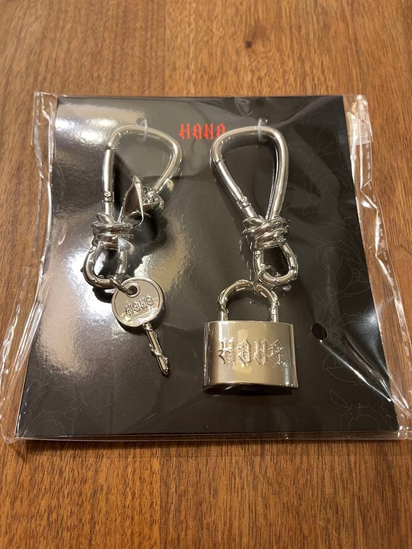 【新品未開封】HANA BAD LOVE 受注販売 カラビナキーホルダー