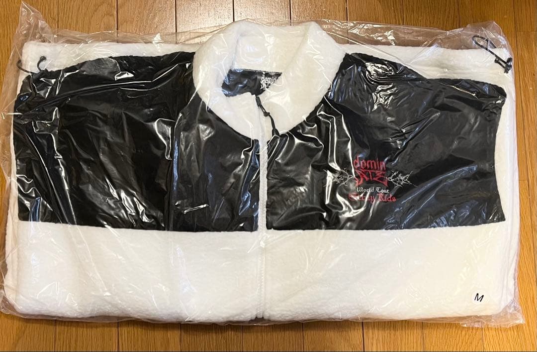 新品　straykids ボアジャケット　Mサイズ　スキズ