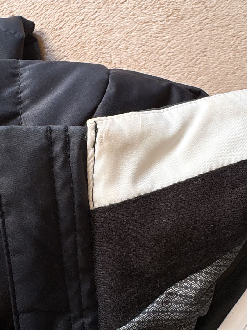 DESCENTE GOLFデサントモバイルサーモ　中綿ジャンパー温度調節アウター