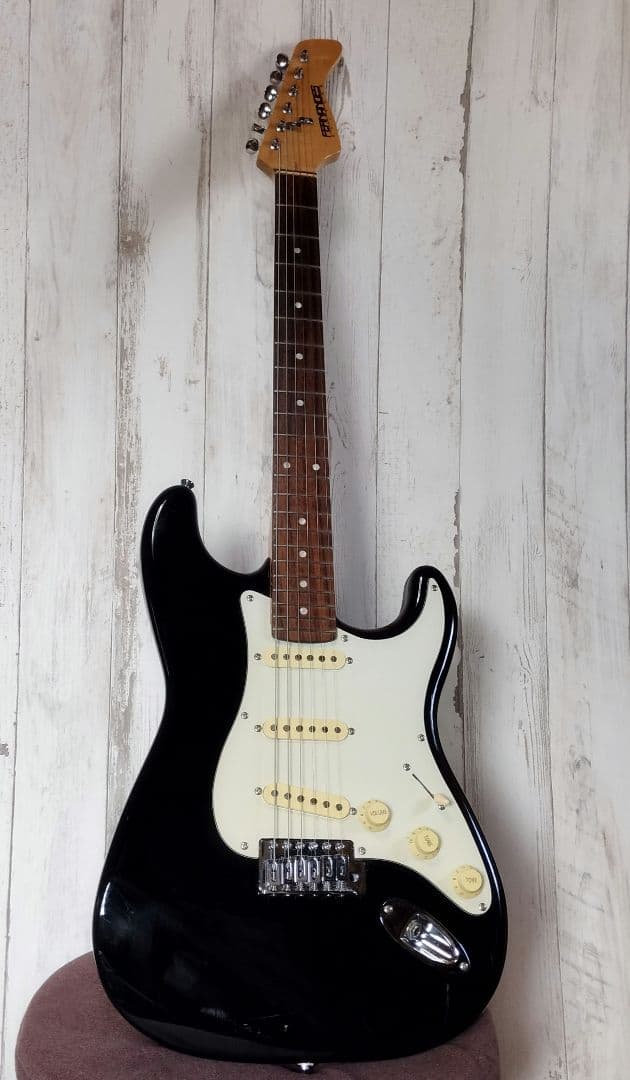 フェルナンデス le-1z　なかなかいい音がします。