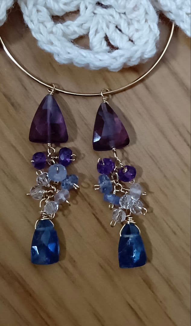 590/14kgfパープルフローライト×カイヤナイト他８点ピアス