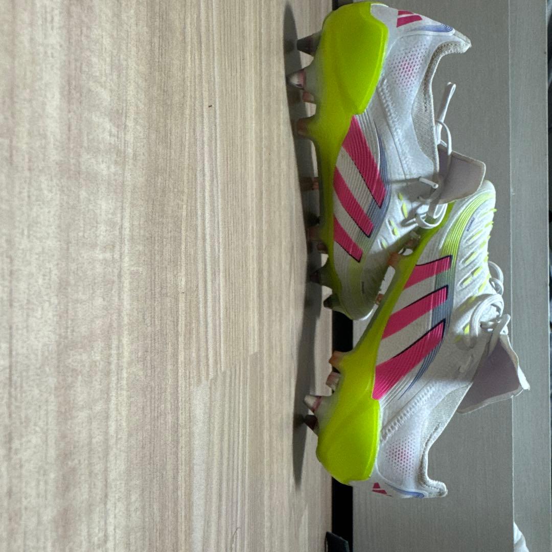 adidas Predator シューズ スパイク ホワイト/ピンク/イエロー