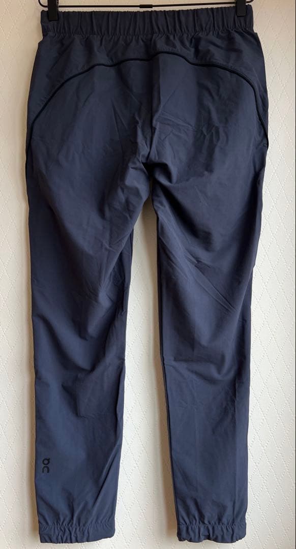 on アクティブパンツ　レディース　ネイビー　Mサイズ