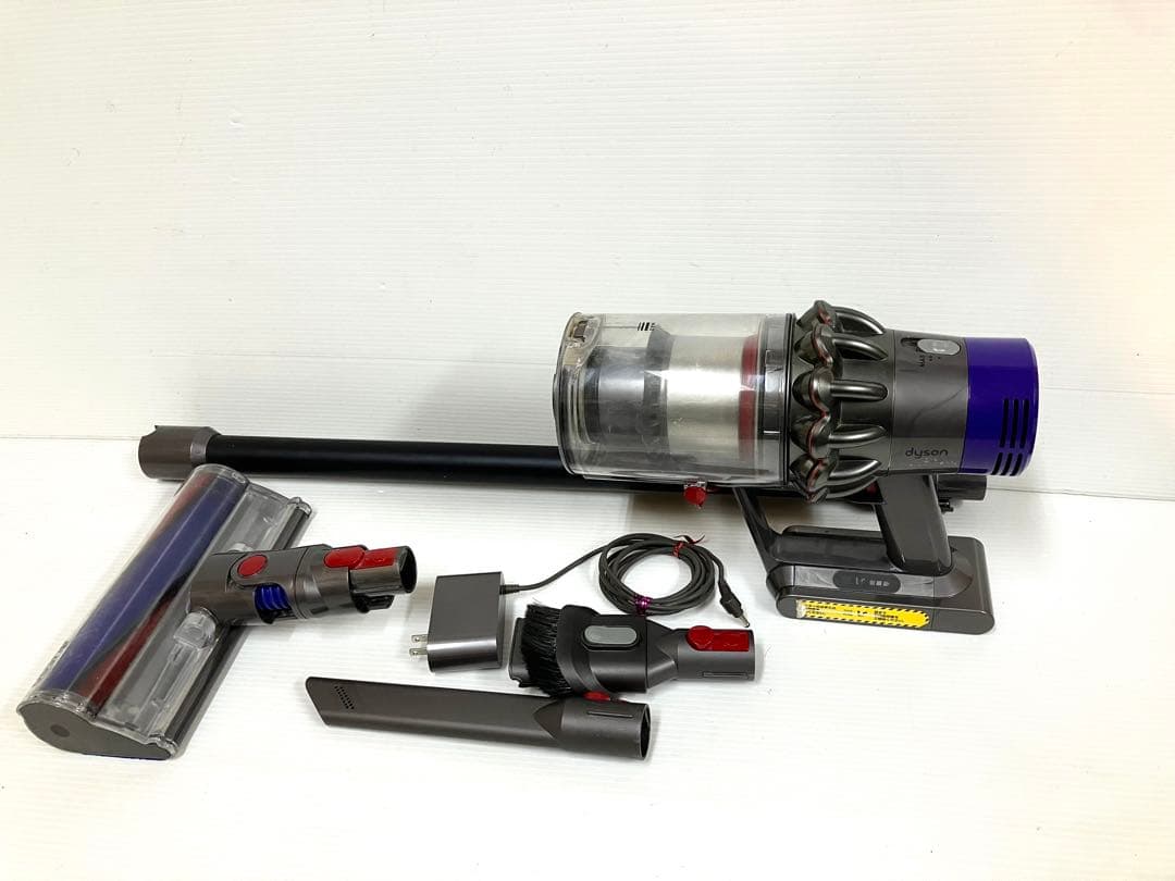 Dyson ダイソン◆Cyclone V10 Fluffy SV12 付属品多数