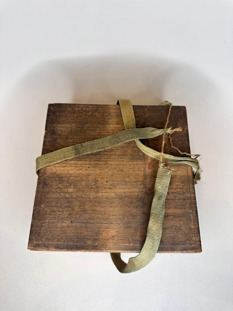 新年SALE！大明弘治年製 底部款識 緑釉二龍戯珠 碗 木箱付 中国古美術时代物