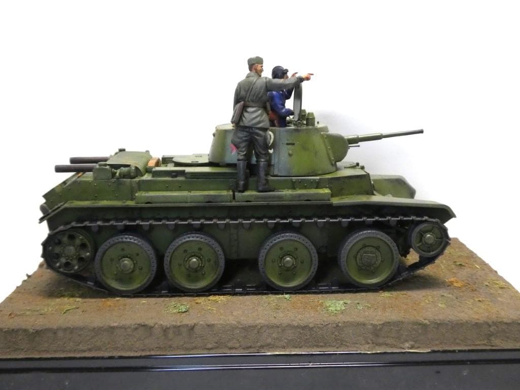 タミヤ 1/35 ソビエト戦車 BT-7 1937年型 完成品