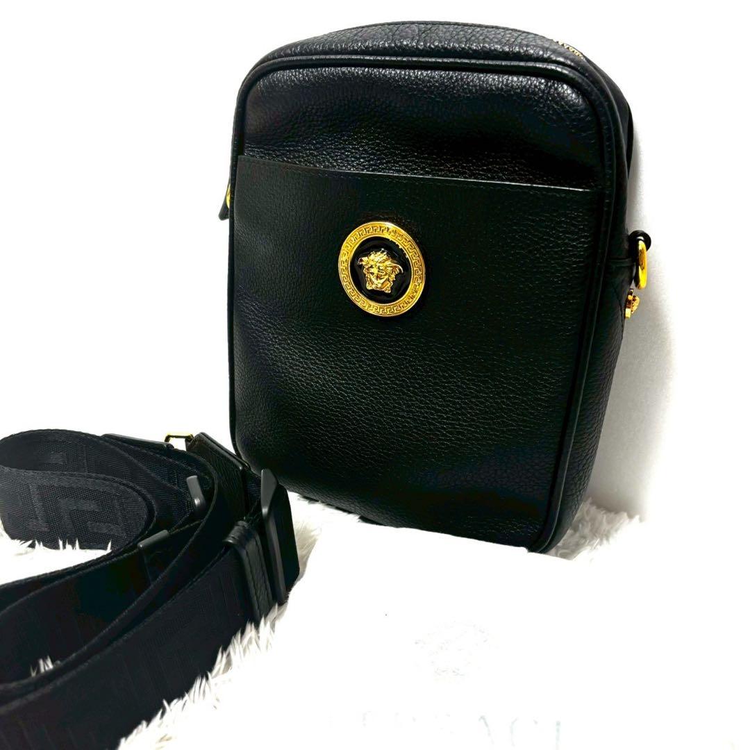 極美品 ヴェルサーチ　メンズ　レディース　ショルダーバッグ　メデューサ　ブラック