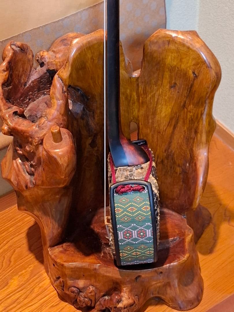 真壁型三線　八重山黒木四つ割り　ウジラミ 虎木入り　本皮1枚張り