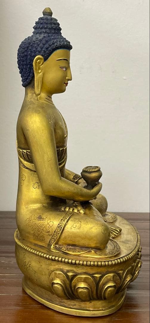ネパール　釈迦牟尼坐像