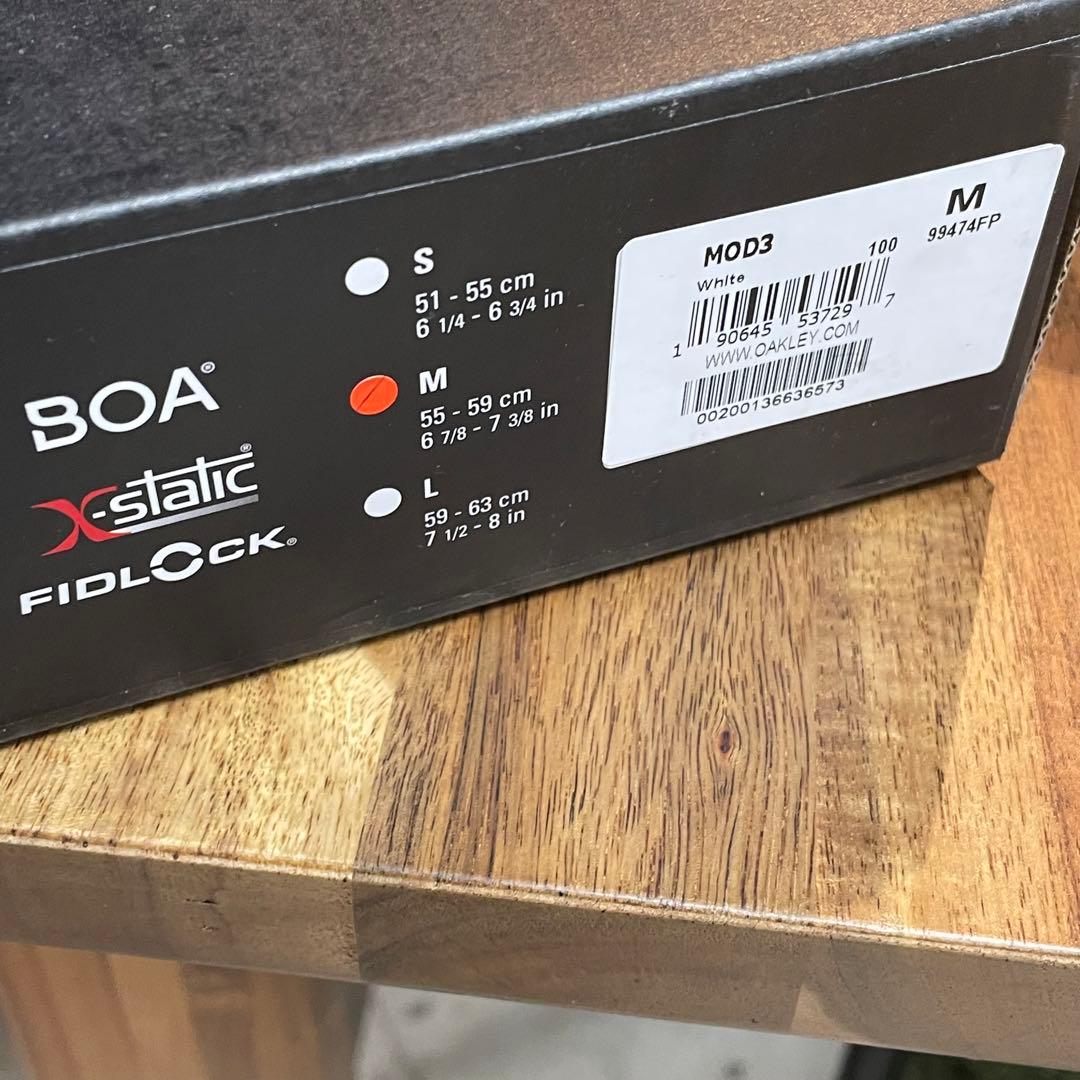 【新品・未使用】OAKLEY オークリー　Mサイズ　ヘルメット　MOD3