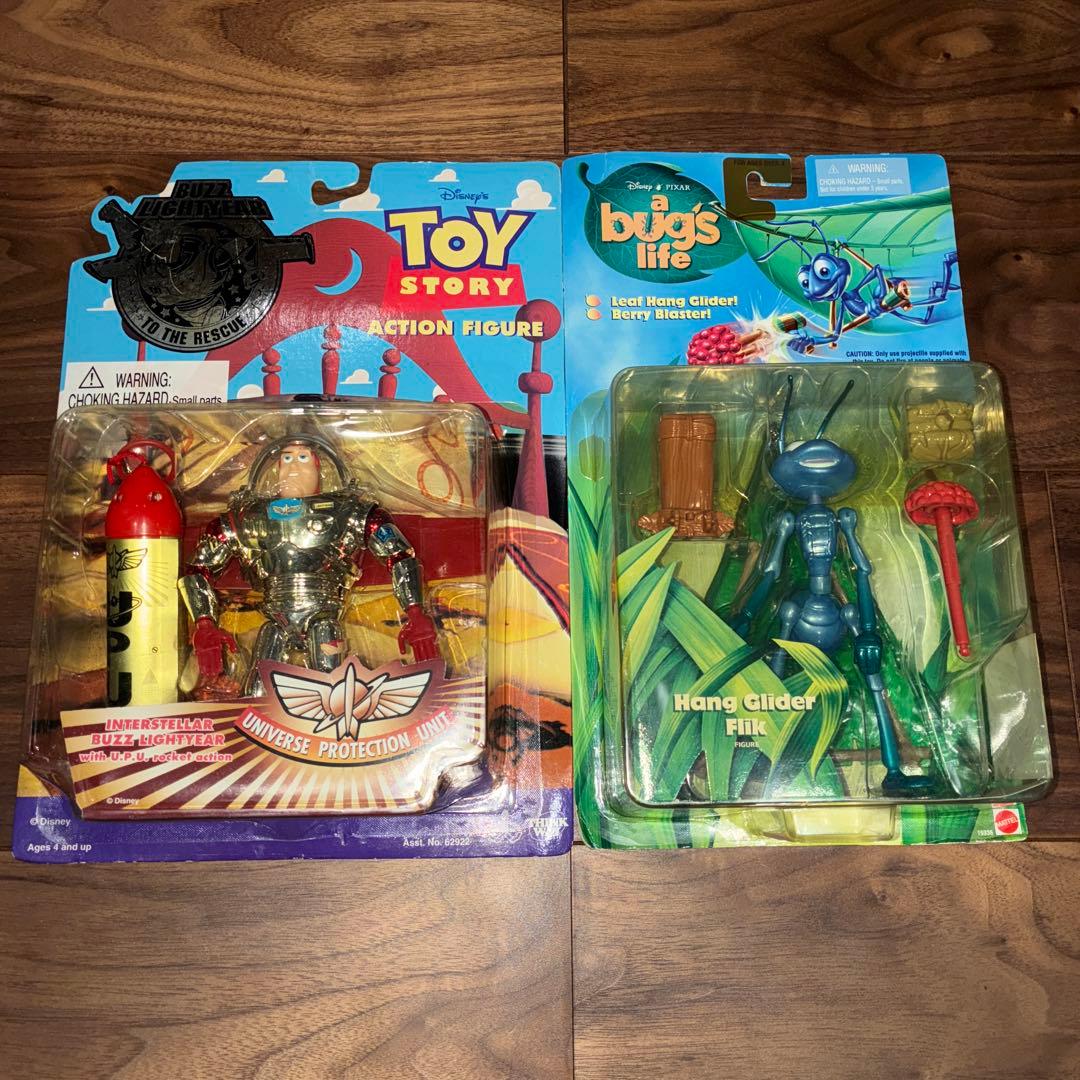バズ・ライトイヤー アクションフィギュア & ハンググライダー フィル