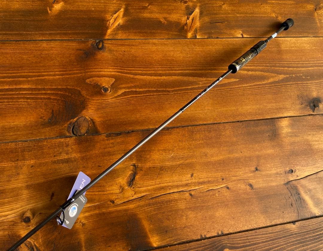 超軽量　カーボンロッド　スピニングロッド　S602L バスロッド　ウッドグリップ