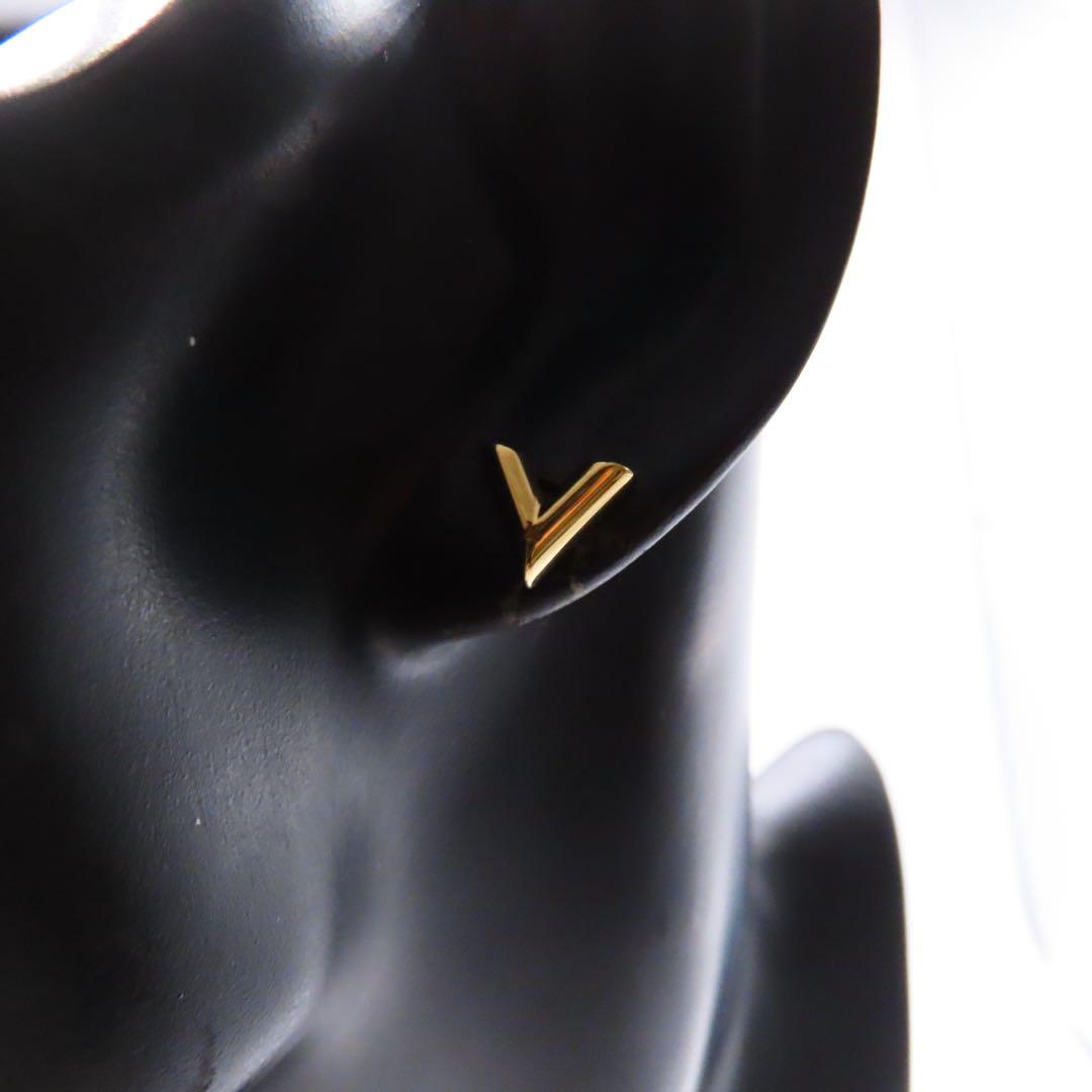 Louis Vuitton ゴールド V字型 ピアス(片耳）　エッセンシャル　V