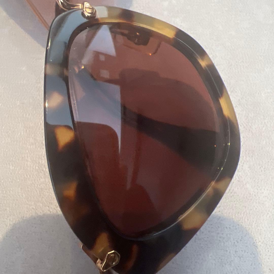 miumiu サングラス　キャットアイ