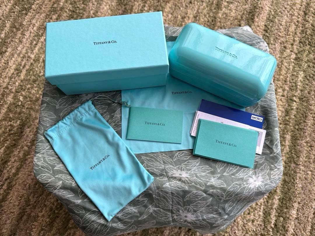 ⭐️12/5迄値下⭐️極美品Tiffany & Co. ラインストーンサングラス