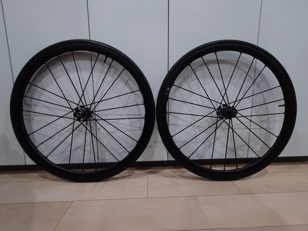 フルクラムRacing Zero CMPTZN DB　ハイエンドタイヤ付属