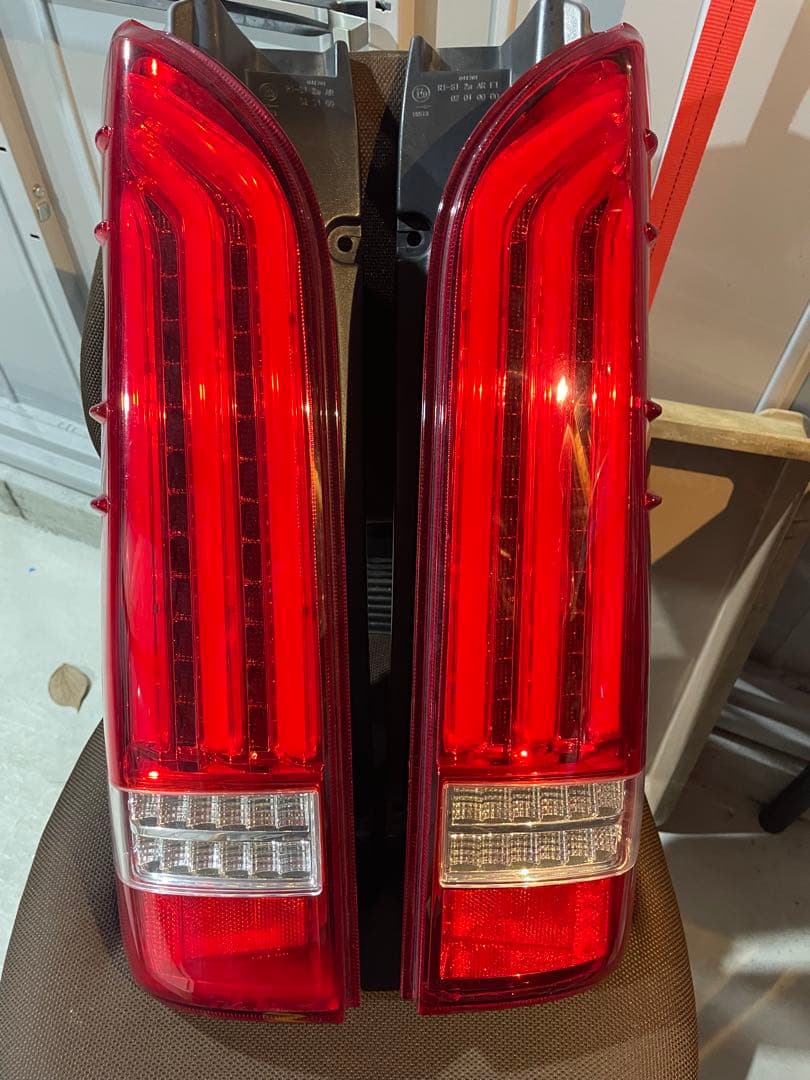 ハイエース 200系 LED テールランプ FLEX