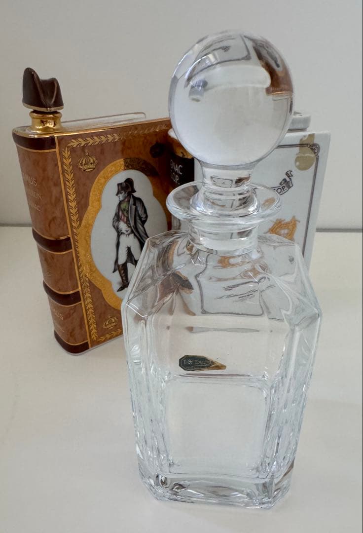 L.G.Daurn Français デキャンタ、ブック型ブランデー空瓶2ケ添え