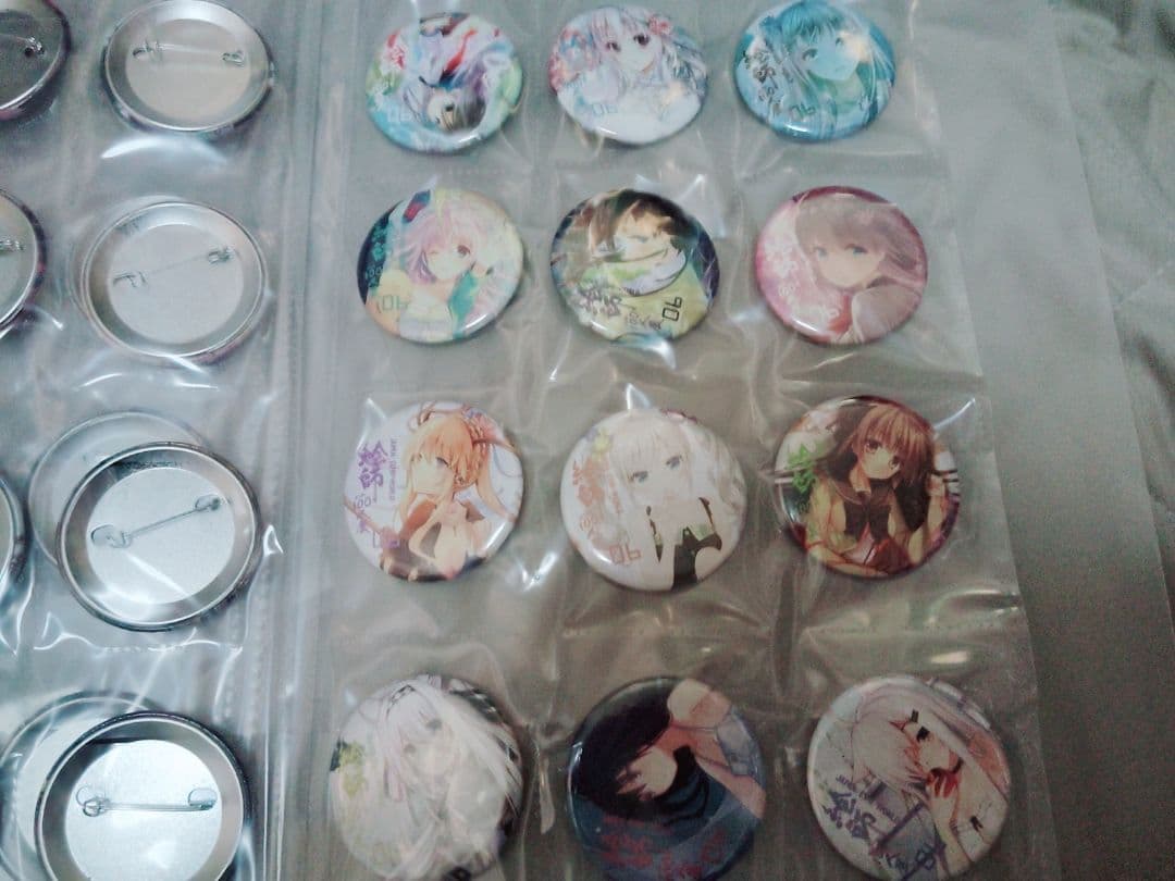 絵師100人展缶バッチ