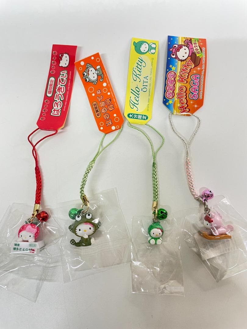 ◆サンリオ HELLO KITTY ご当地ストラップ 27個セット 　08270