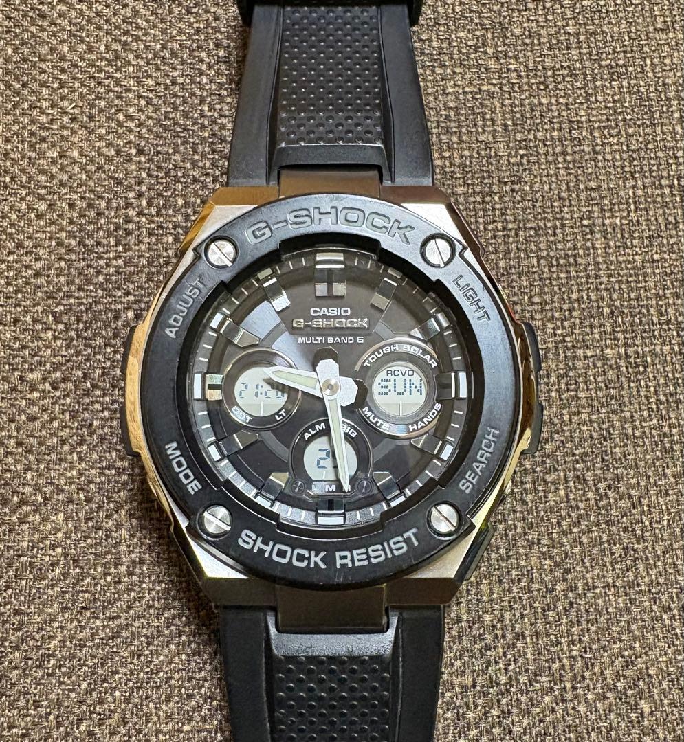 CASIO G-SHOCK GST-W300　電波ソーラー