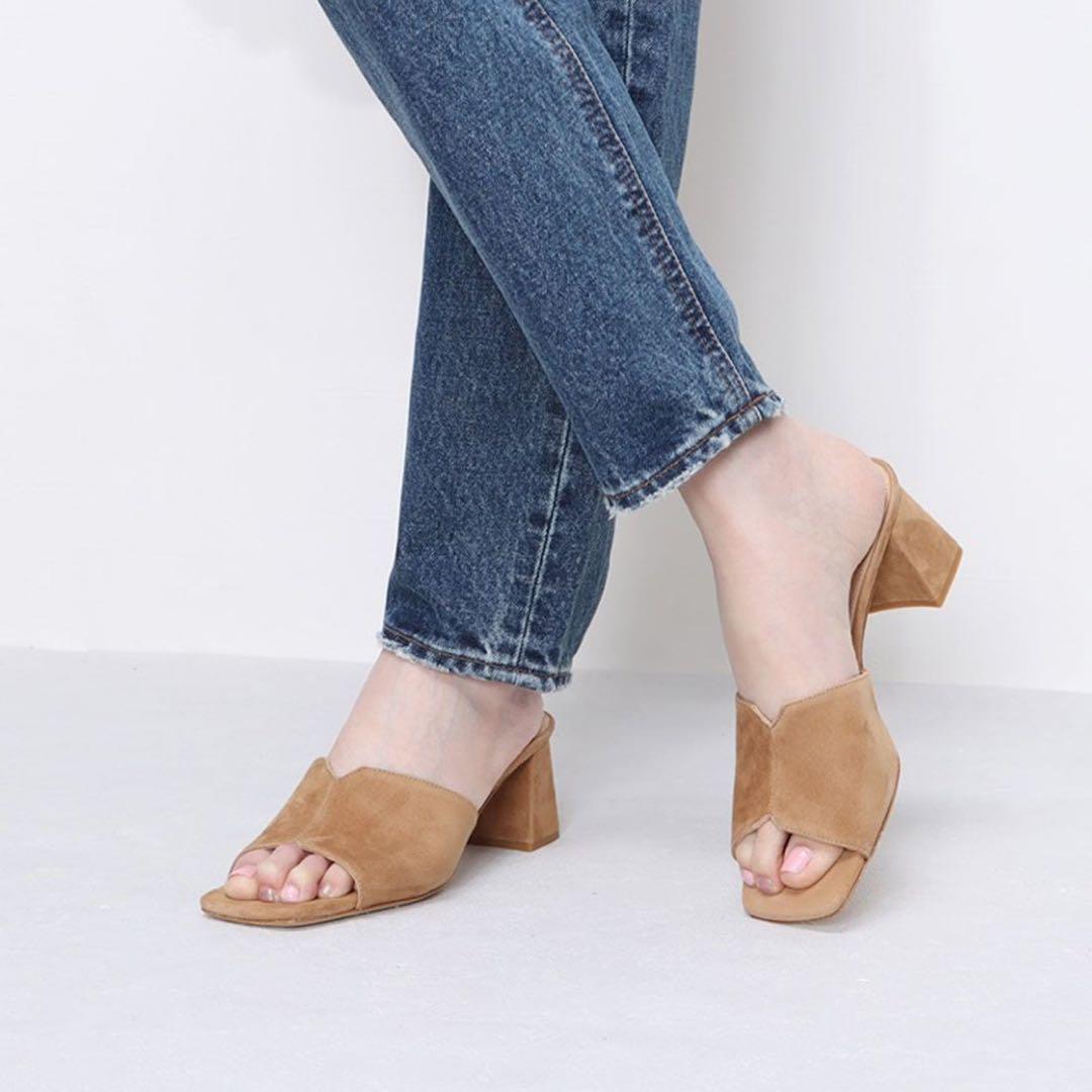 美品♡fabio rusconi スクエアトウミュールサンダル　キャメルスェード