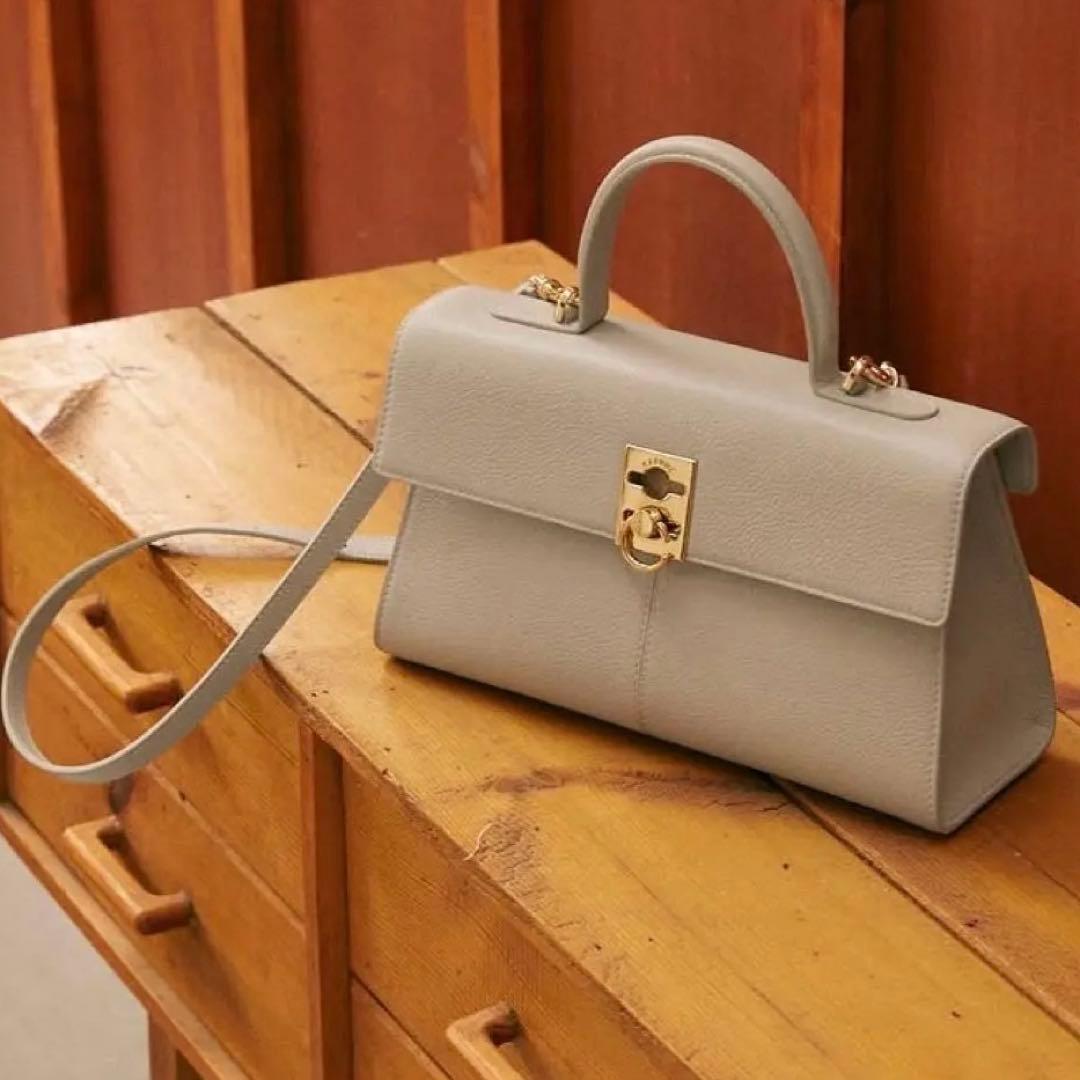 ま*め様 ❤️良品❤️CAFUNE MEDIUM STANCE SMOKE バッ