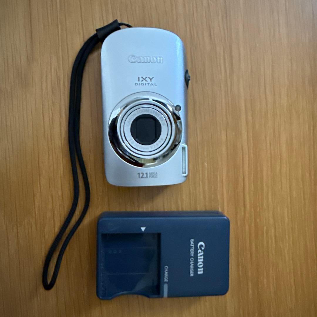 Canon IXY DIGITAL 12.1MP デジタルカメラ　PC1356