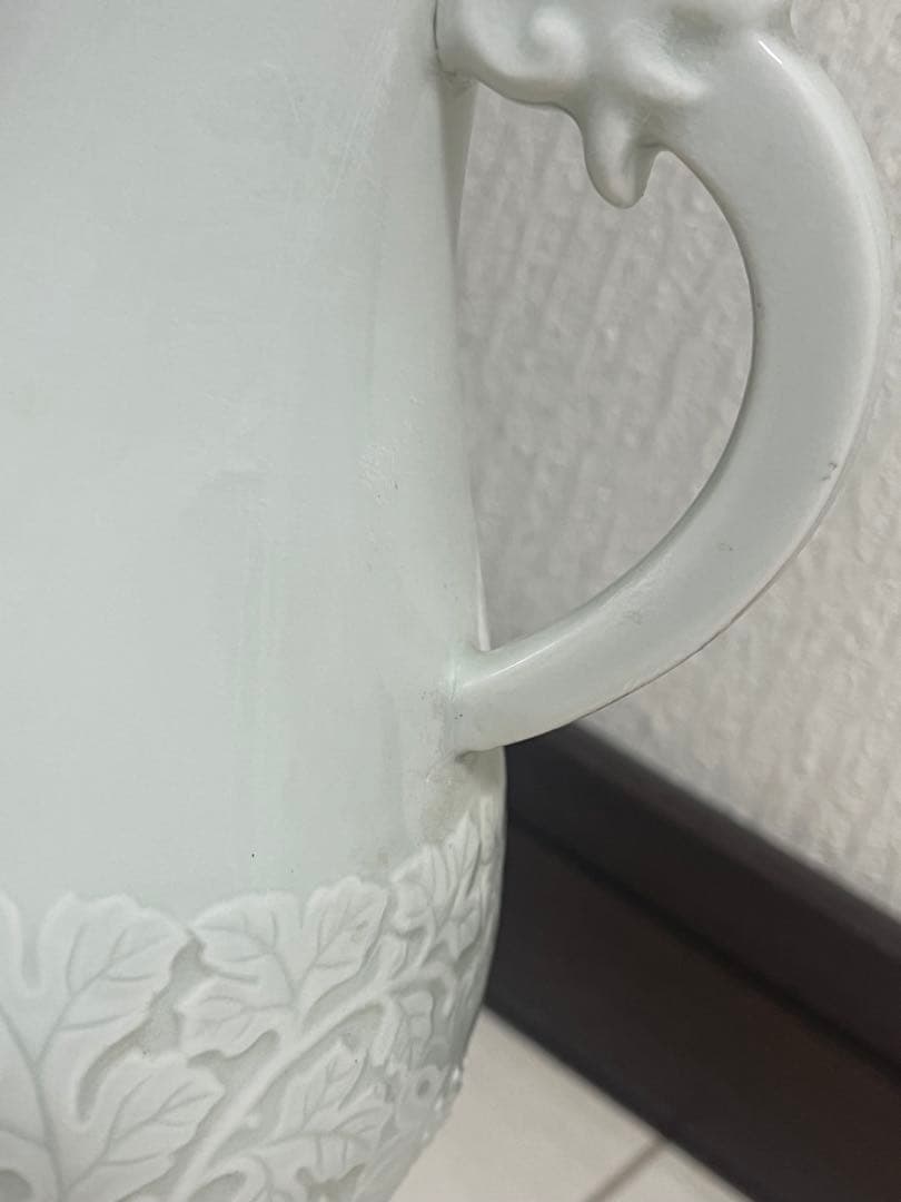 十二代　酒井田　柿右衛門　 太白菊浮上龍手　花瓶　骨董