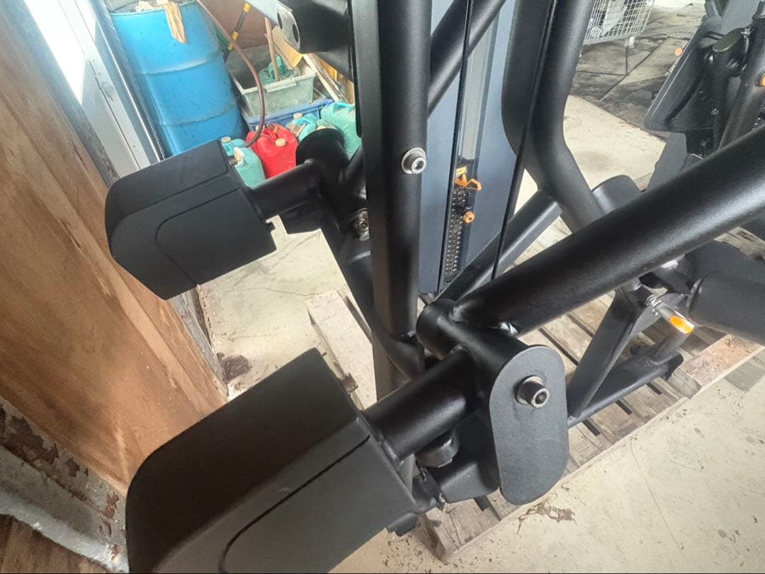 最高級　ラットプルダウン 業務用 ウエイトトレーニング MATRIX