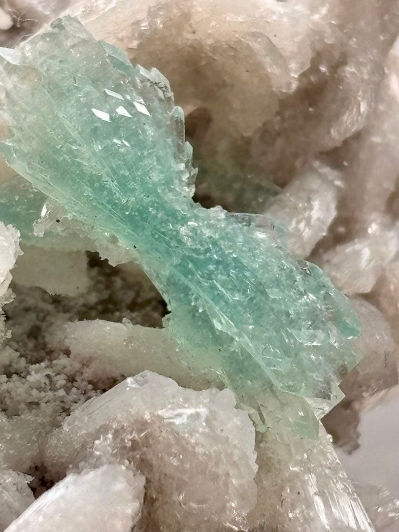 グリーンアポフィライト　スティルバイト　ヒューランタイト　インドマハラシュトラ産