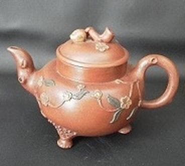 ＊中国古美術/朱泥桃花紋三足獣茶壺（底款：手井酲順圓製）【保存箱付】