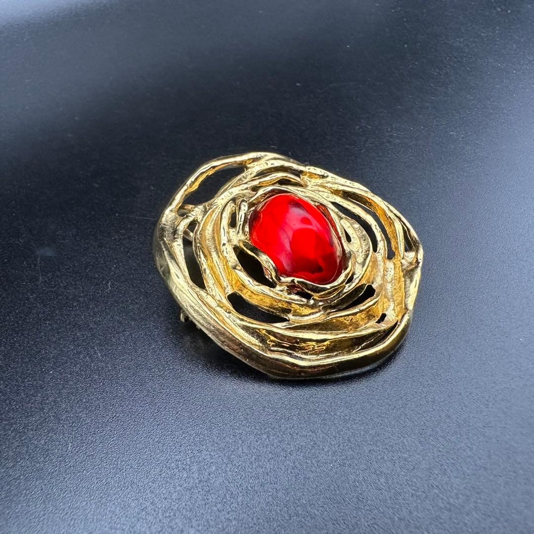 未使用級✨　YSL　イヴ・サンローラン　ブローチ　グリポア　ロゴ　852