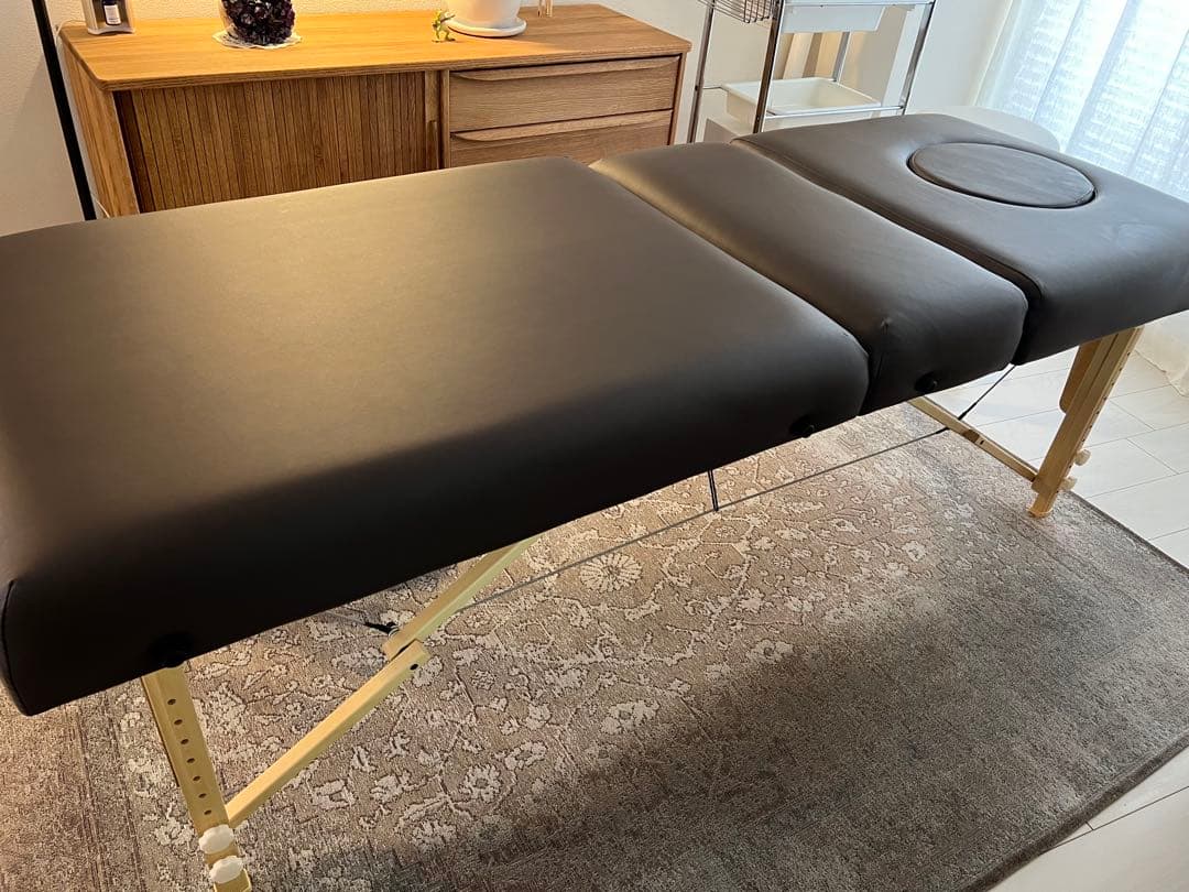 ネチュラ 折りたたみ　エステ　マッサージベッド