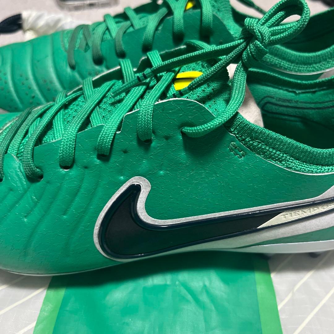 Nike Tiempo サッカーシューズ 緑色