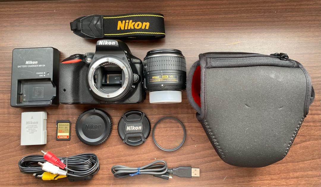 ショット数1558回★極上美品★Nikon ニコン D5500 レンズキット
