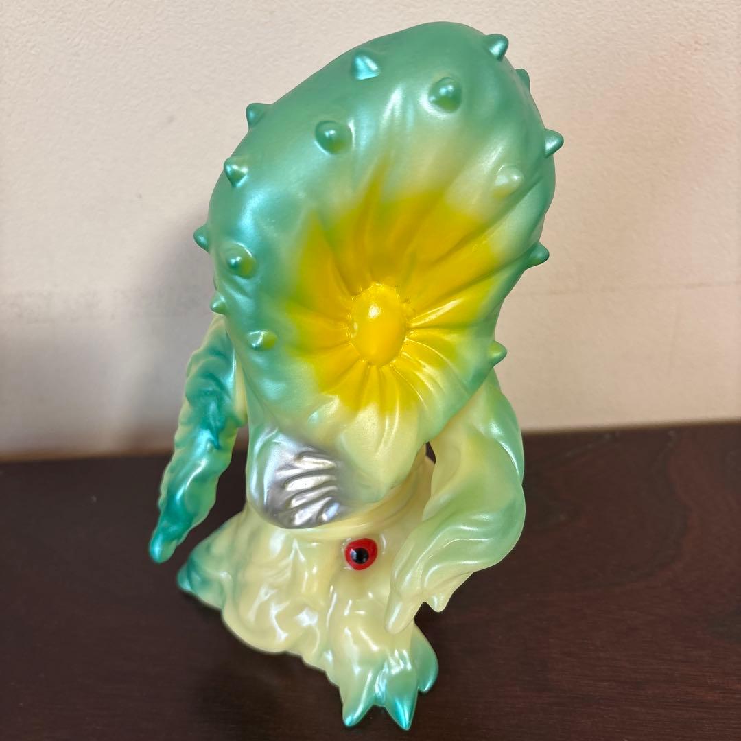 M1号 蓄光グリーンモンス　スタンダードサイズ ウルトラQ ソフビ