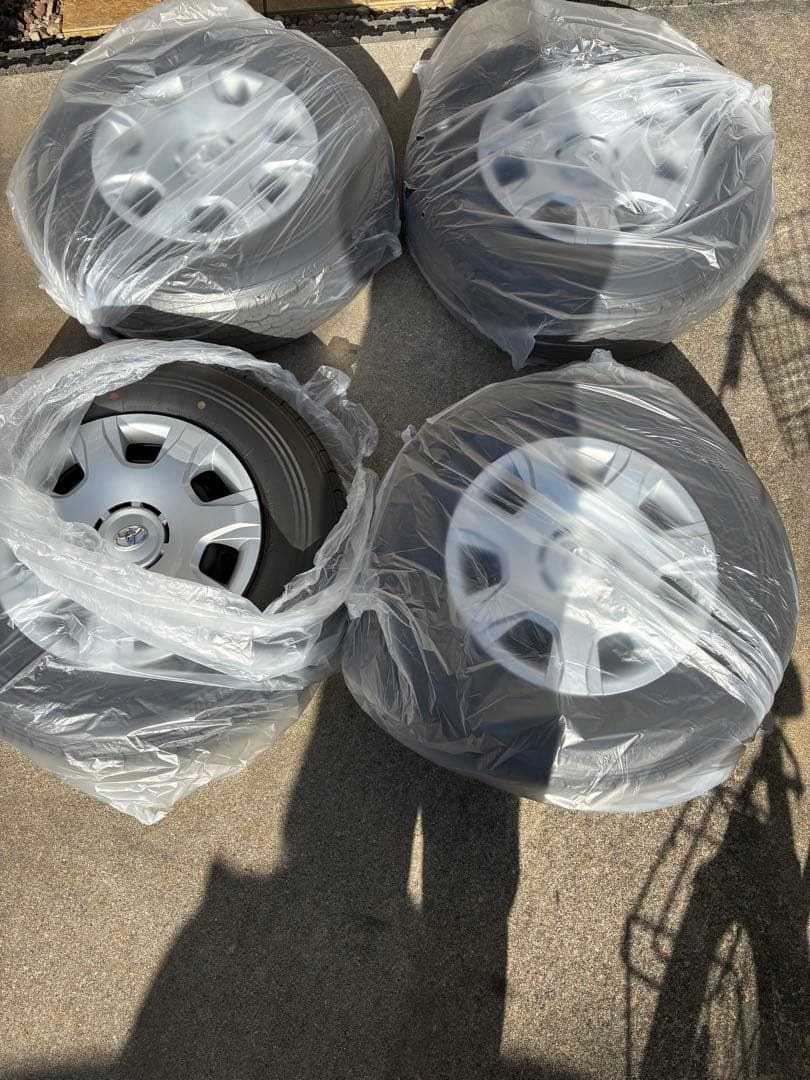 25年★トヨタ 200系 ハイエース 純正タイヤ　4本セットブリヂストンエコピア