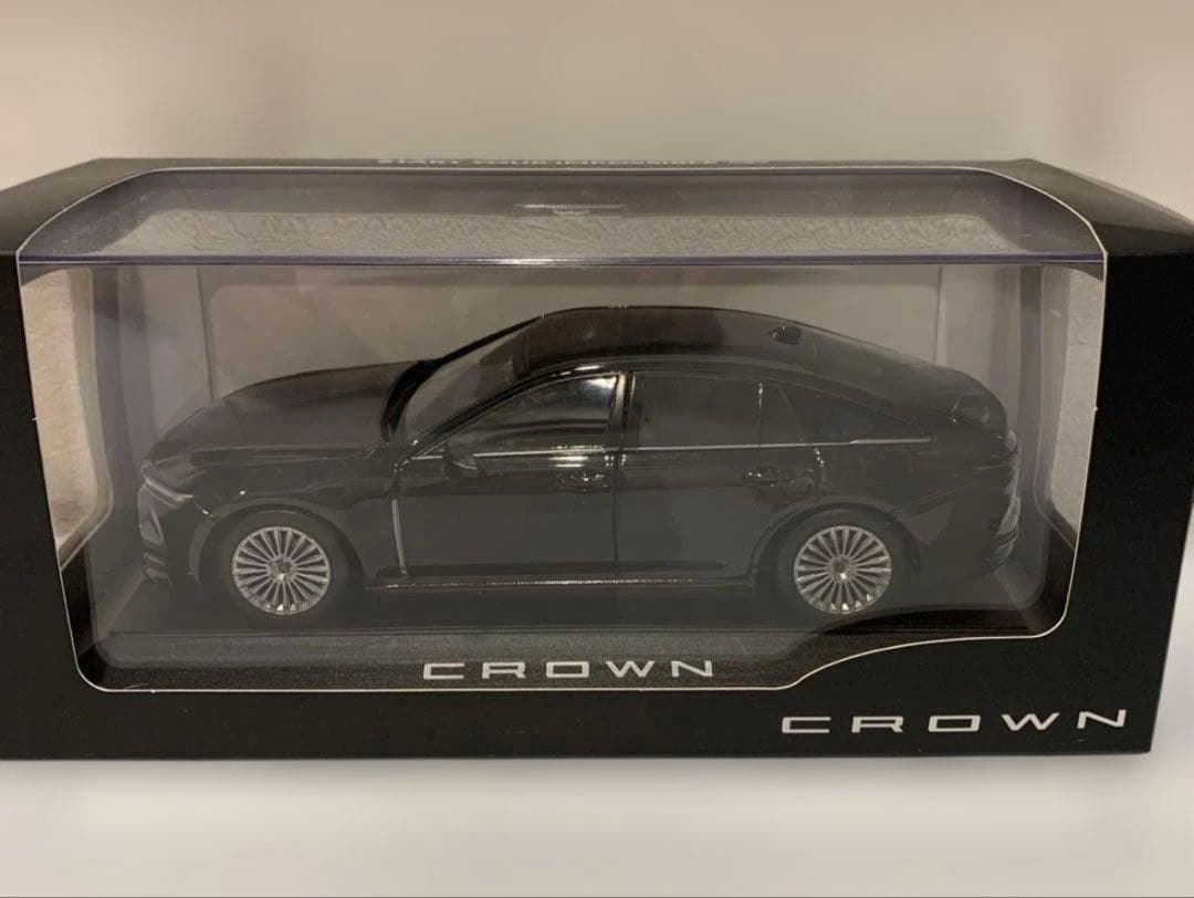 トヨタ 新型クラウンセダン ミニカー 非売品