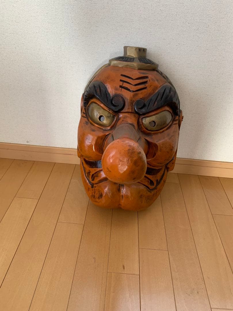 特大サイズの壁掛け　木製　天狗　漆塗 縁起物 天狗