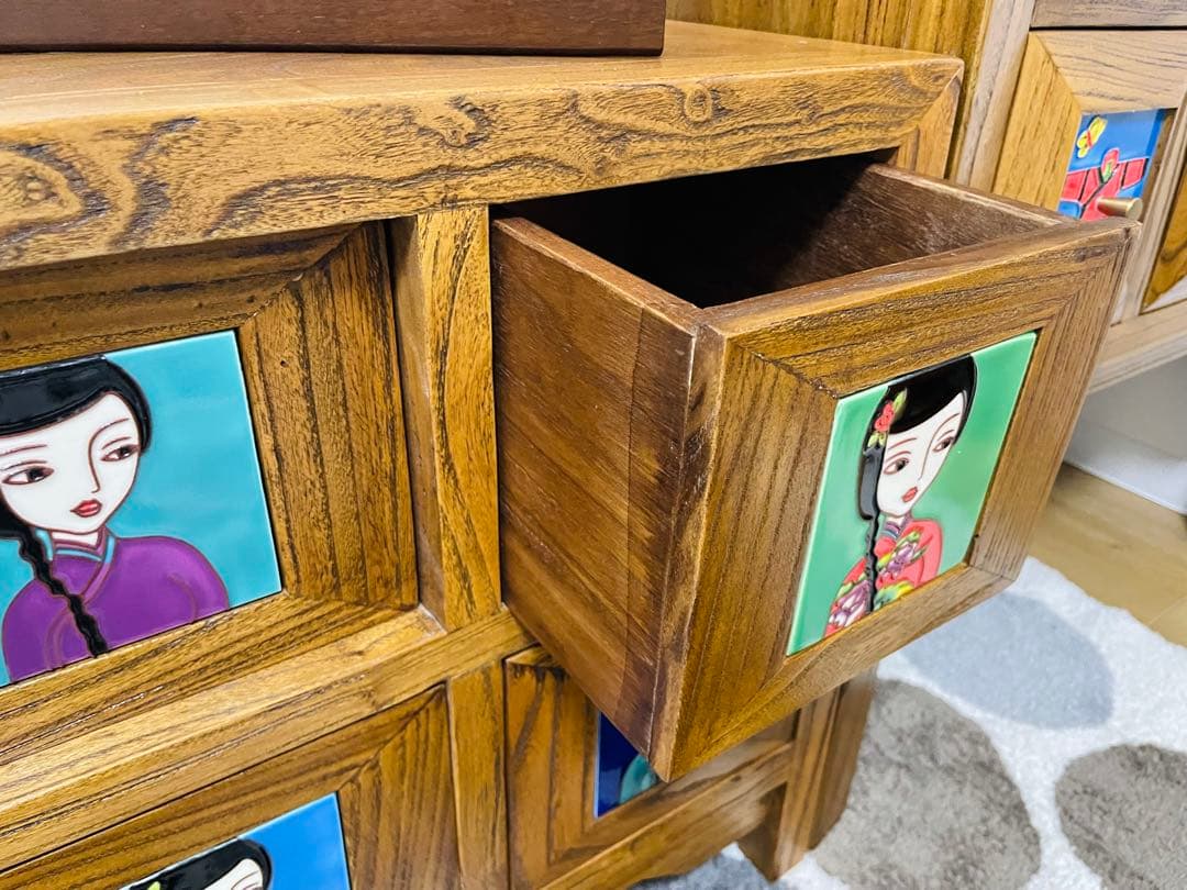 木製タンス 4引き出し 女性イラスト付き