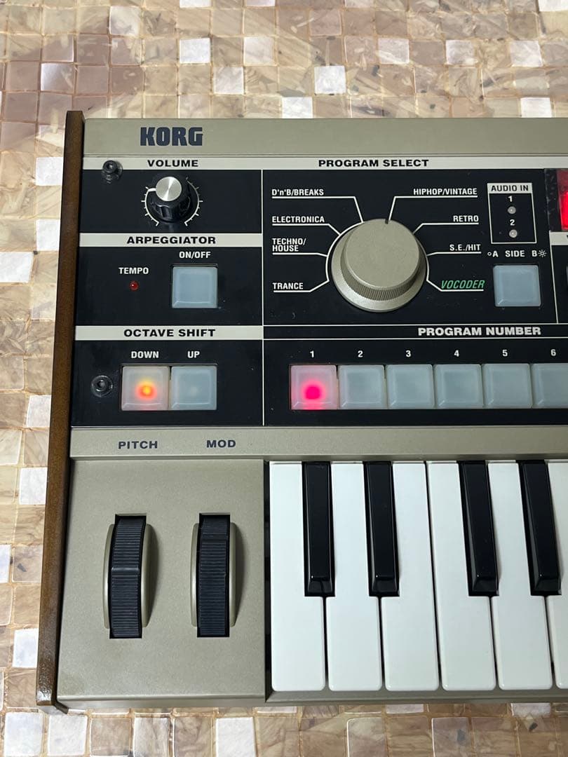 t*e様 KORG microKORG シンセサイザーとNumarkヘッドホンセ