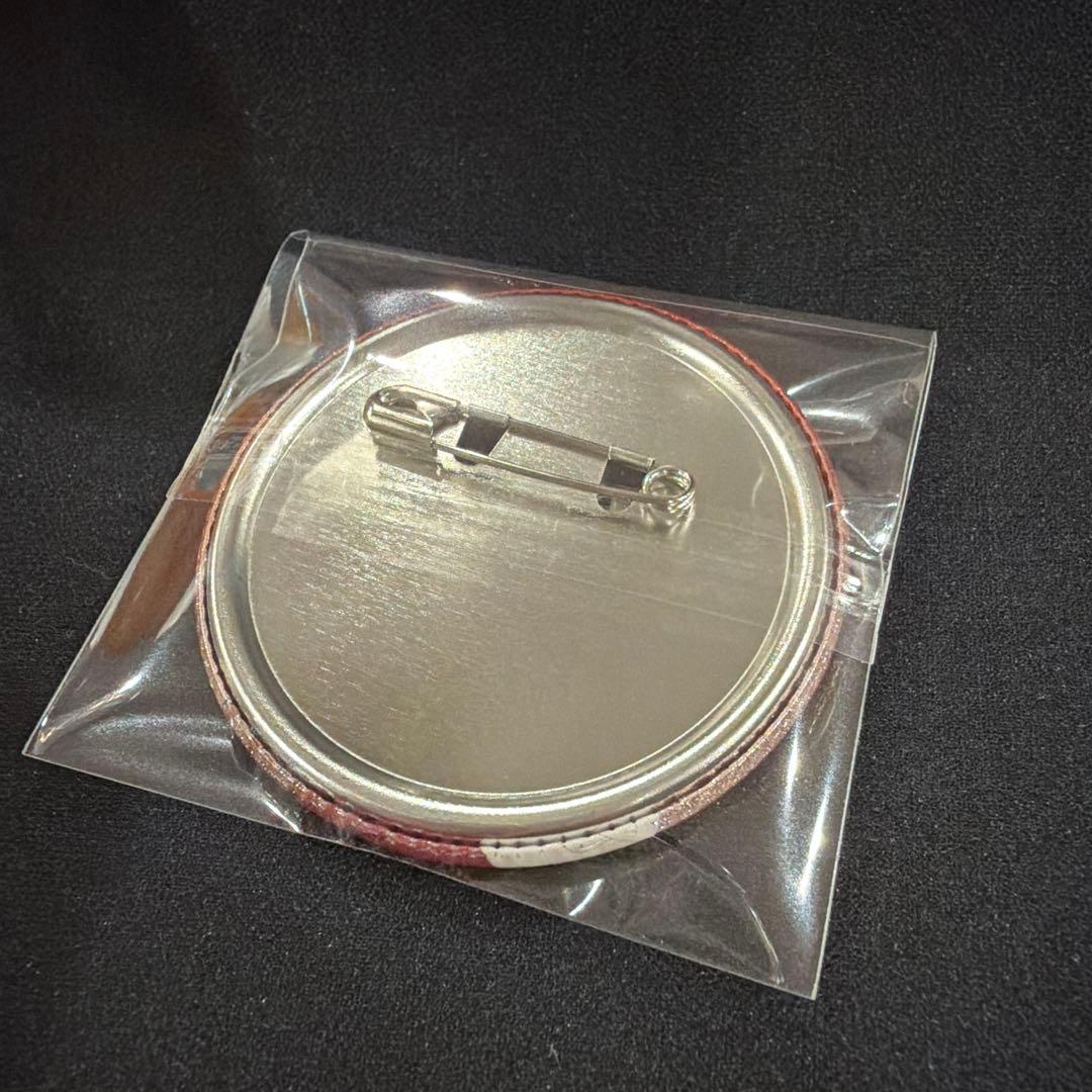 スパイファミリー　つくば　限定　ヨル　グリッター缶バッジ