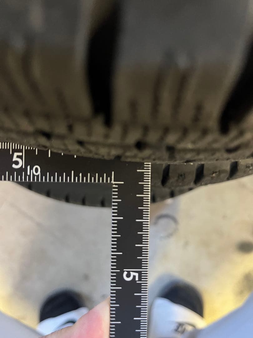 【ゆう】スタッドレスタイヤ(スズキ純正ホイール) 145/80R12