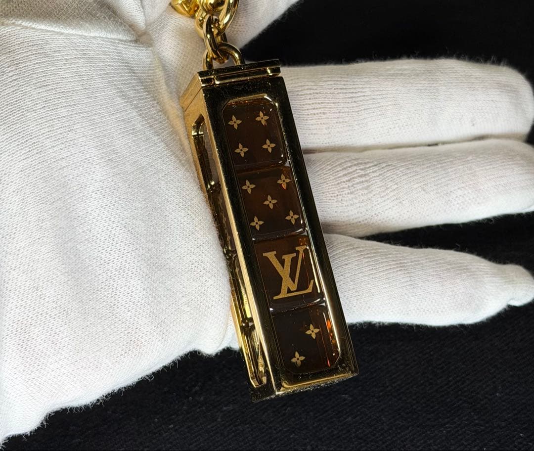 Louis Vuitton ✗ SUPREME コラボ ダイス キーホルダー