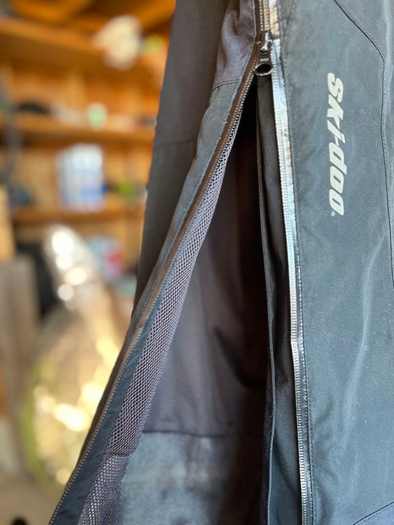 売り切り最終価格 ski-doo スノーモービルウェアセット 黒/白